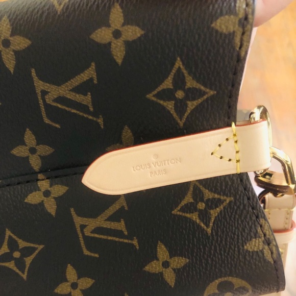 Louis Vuitton Néonoé BB - Picture 8 of 11